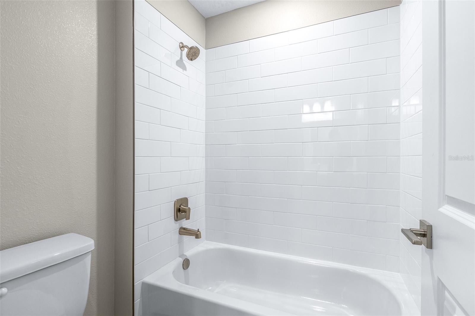 1262 Champions Dr Property Photo 34