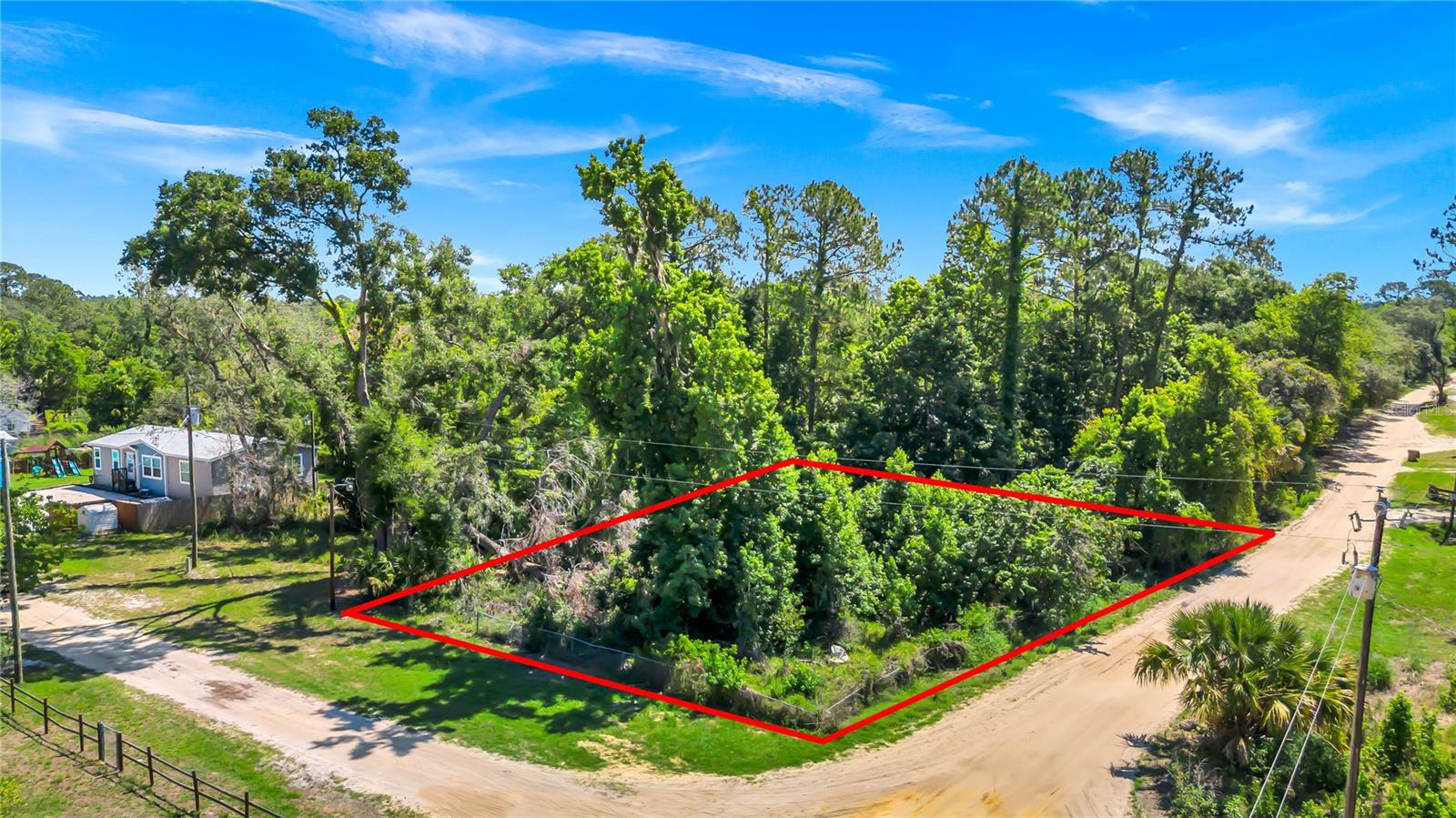 40850 Pine Tree Ln Property Photo 2
