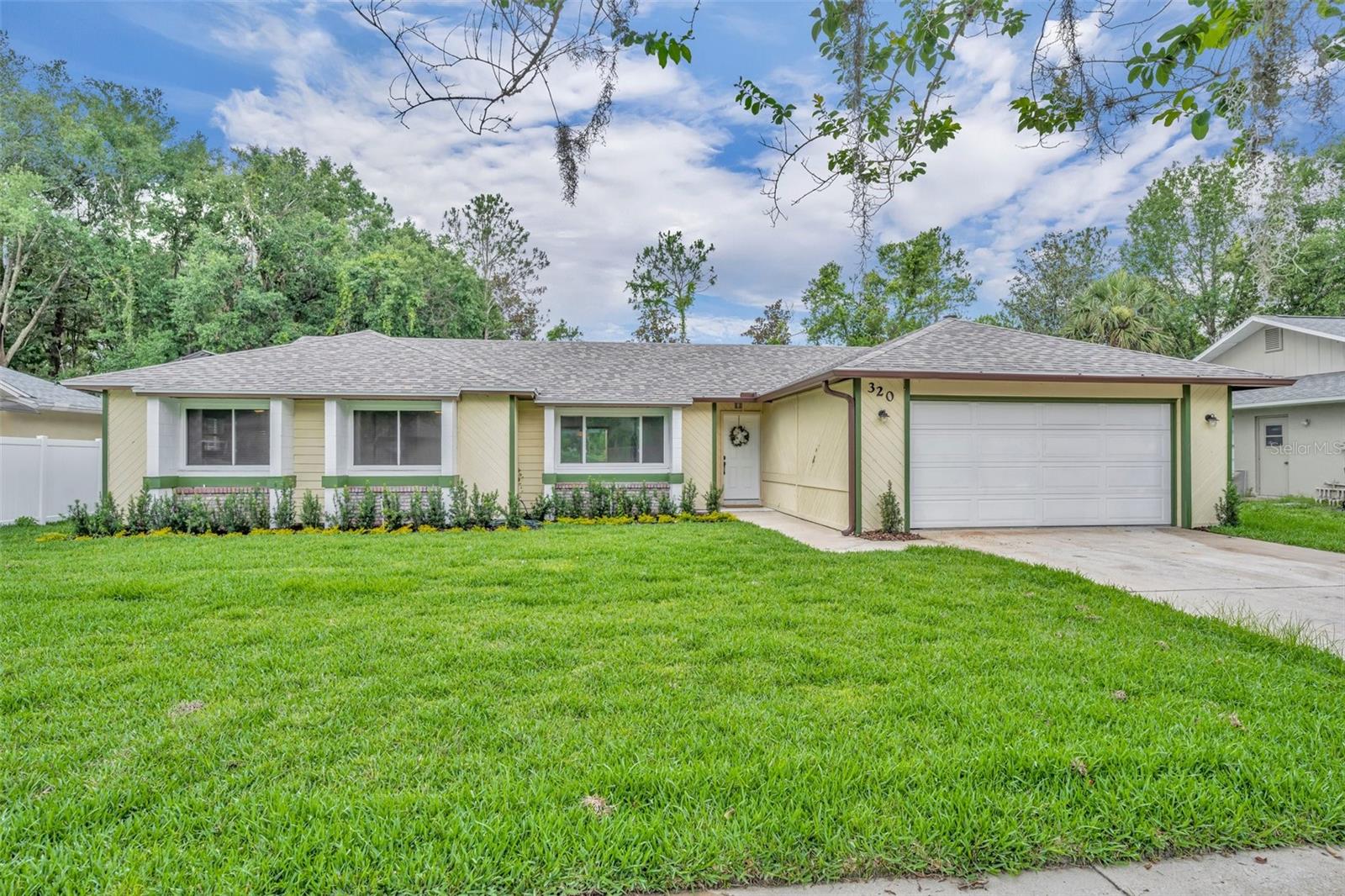 320 Bridle Path Property Photo 1
