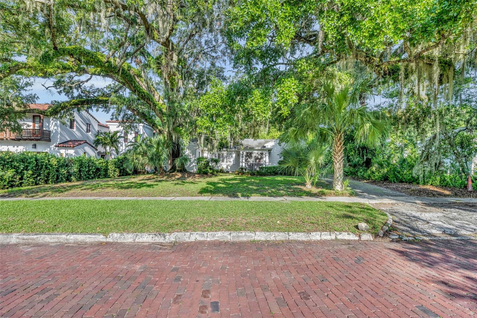 171 Cortland Ave Property Photo