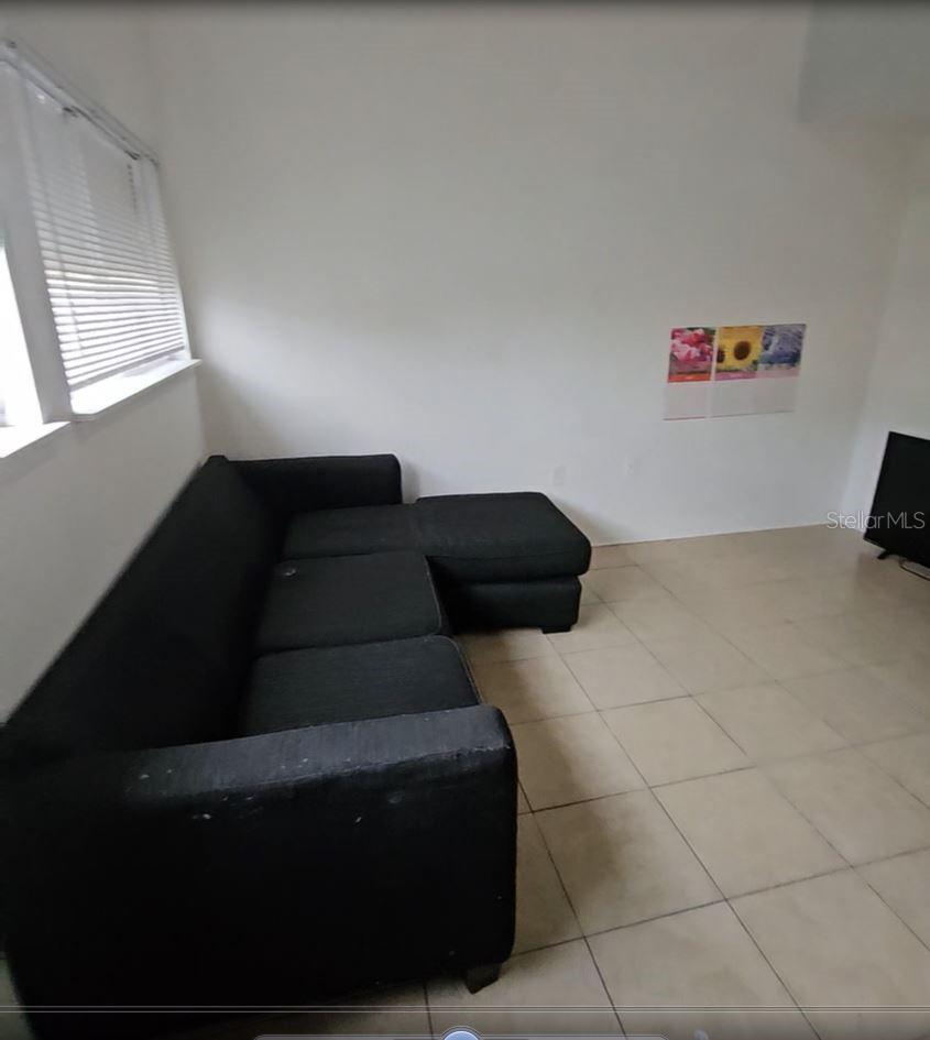 O6314095 Property Photo 6