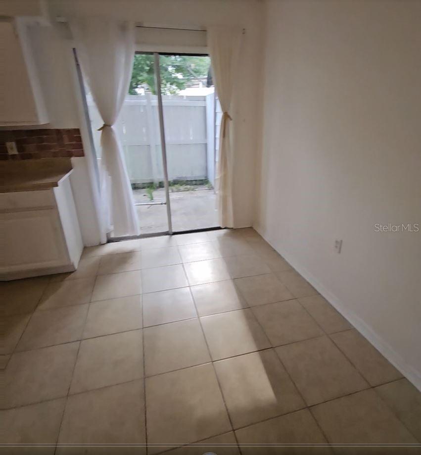 O6314095 Property Photo 12