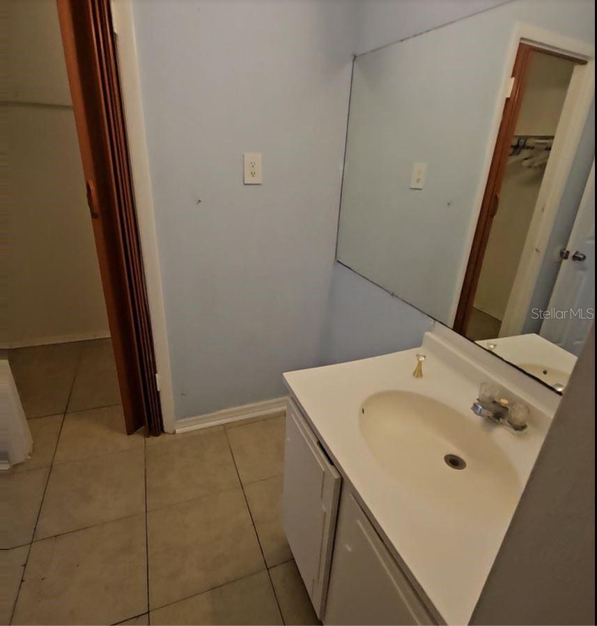 O6314095 Property Photo 24