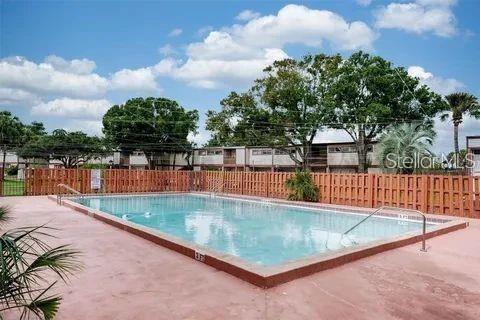 O6314095 Property Photo 36