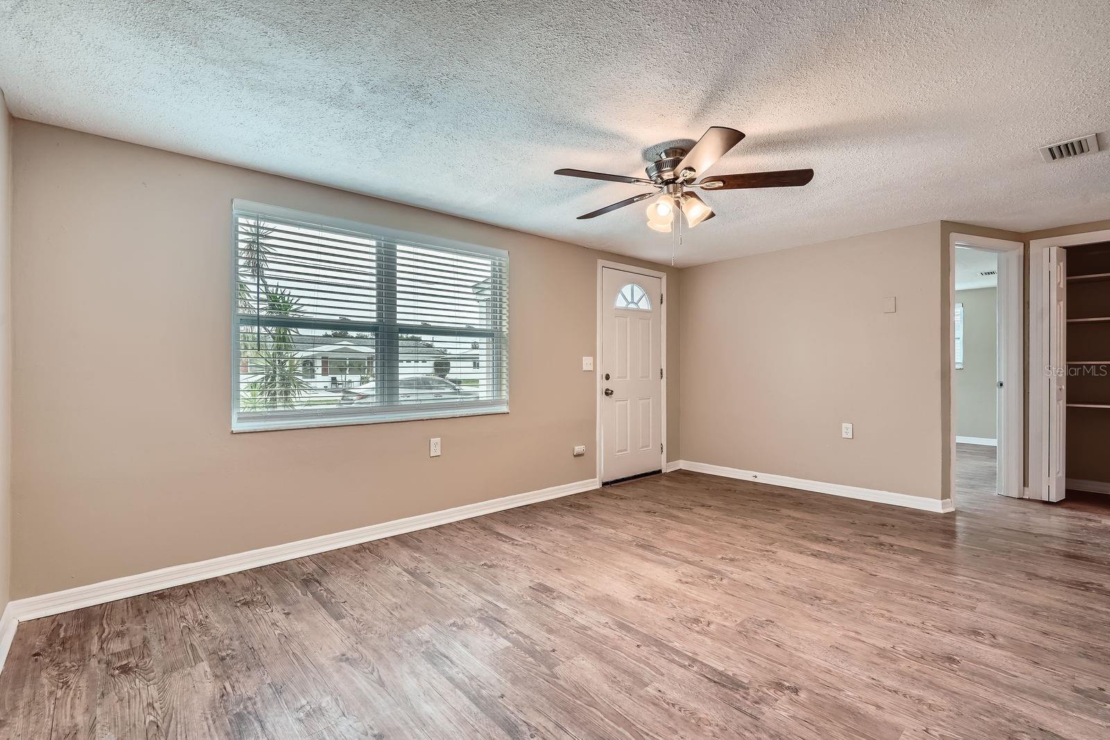 5429 Flora Ave Property Photo 12