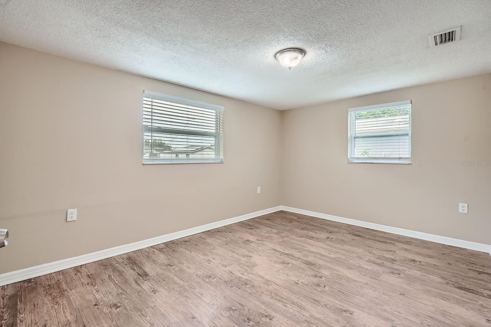 5429 Flora Ave Property Photo 24