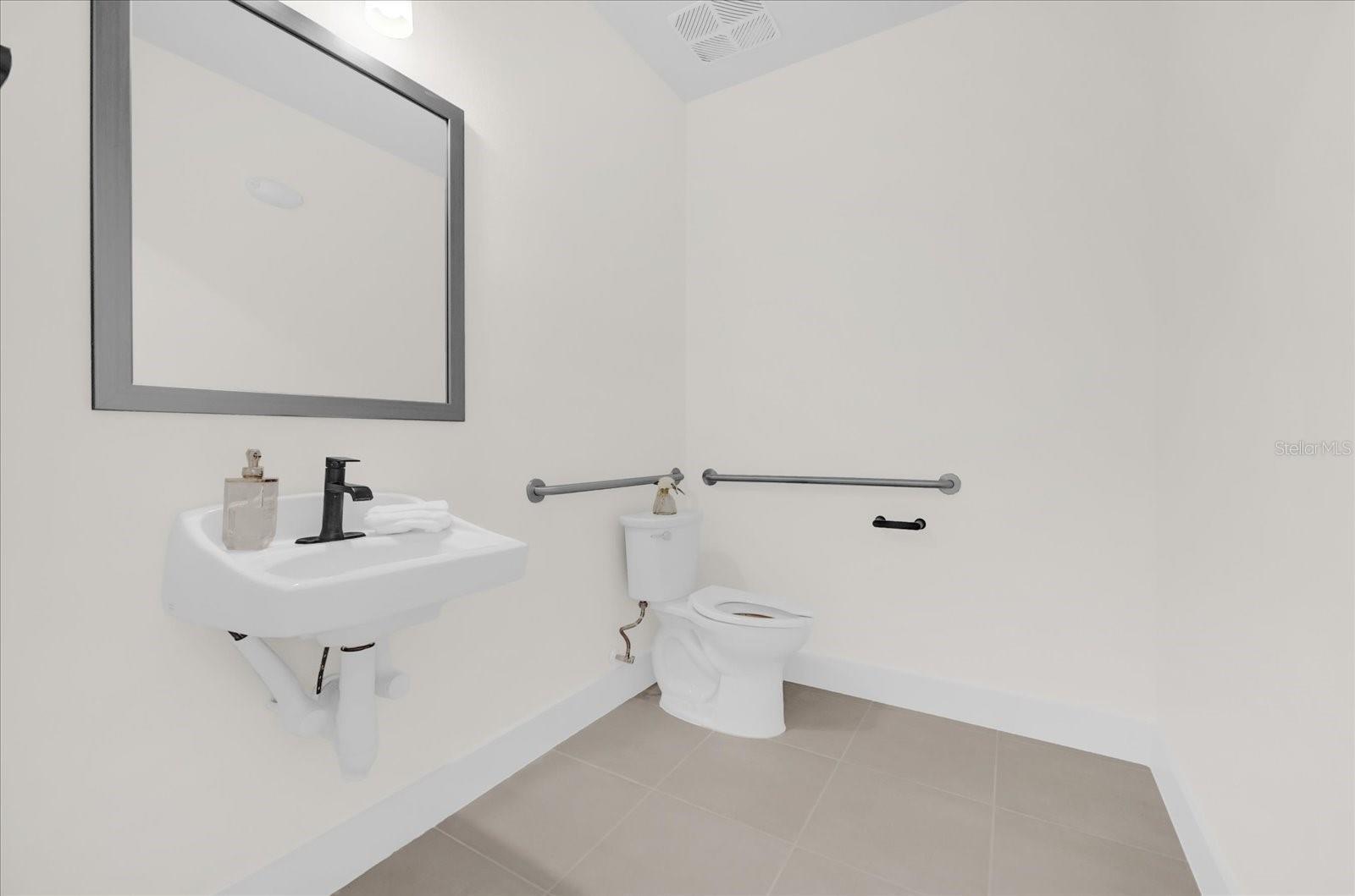 879 City Walk Ln Property Photo 7