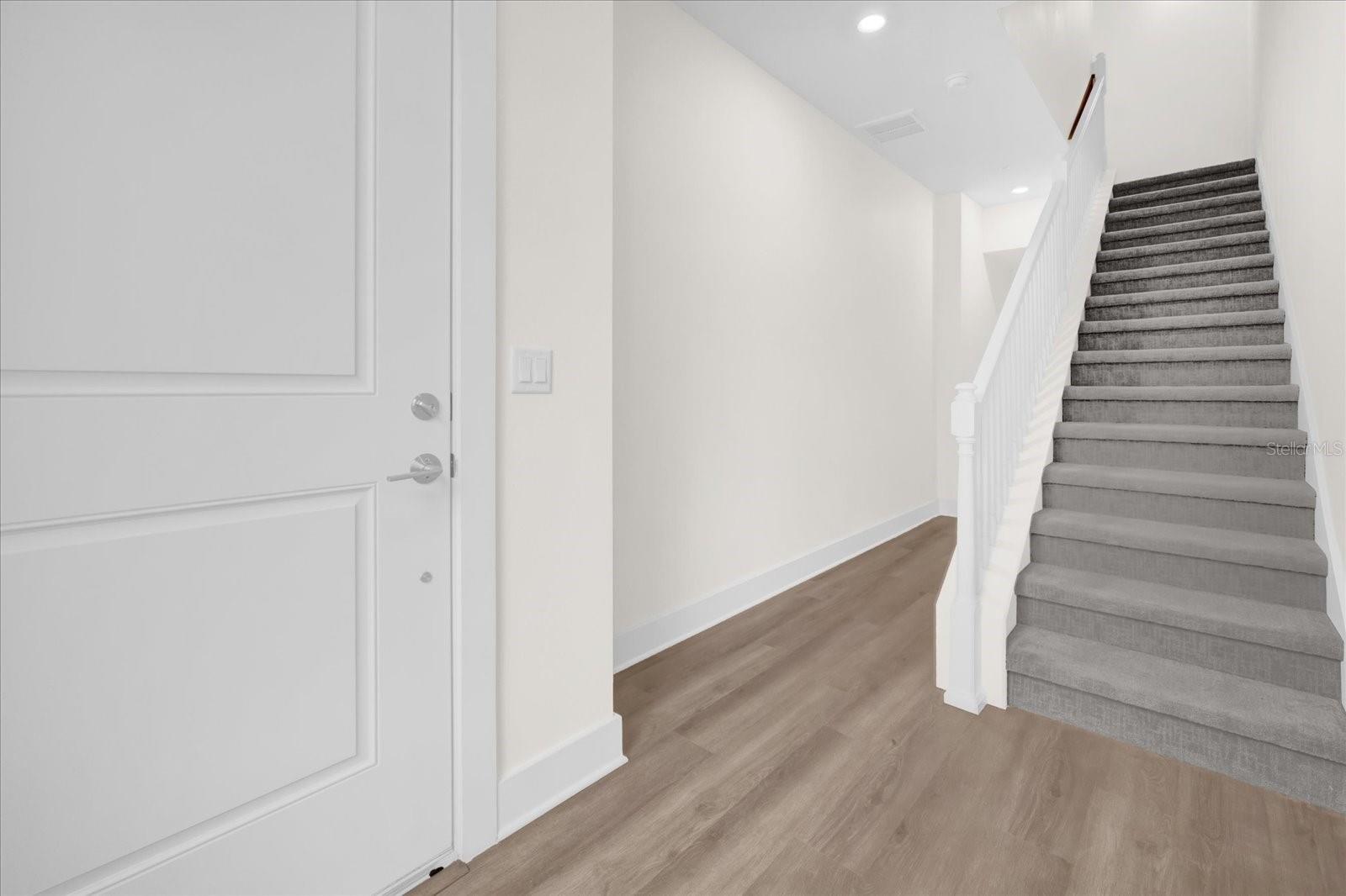 879 City Walk Ln Property Photo 10