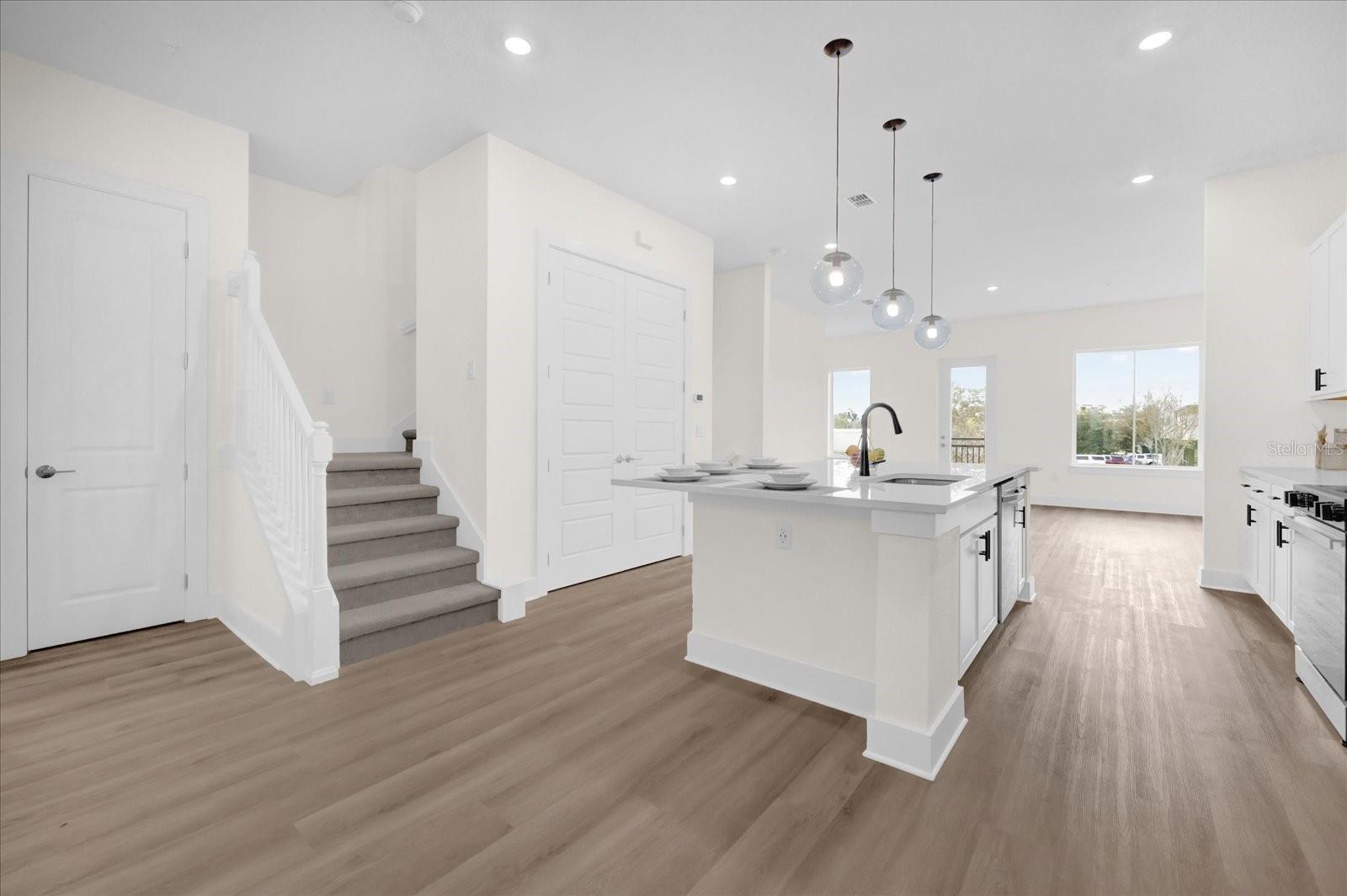 879 City Walk Ln Property Photo 20