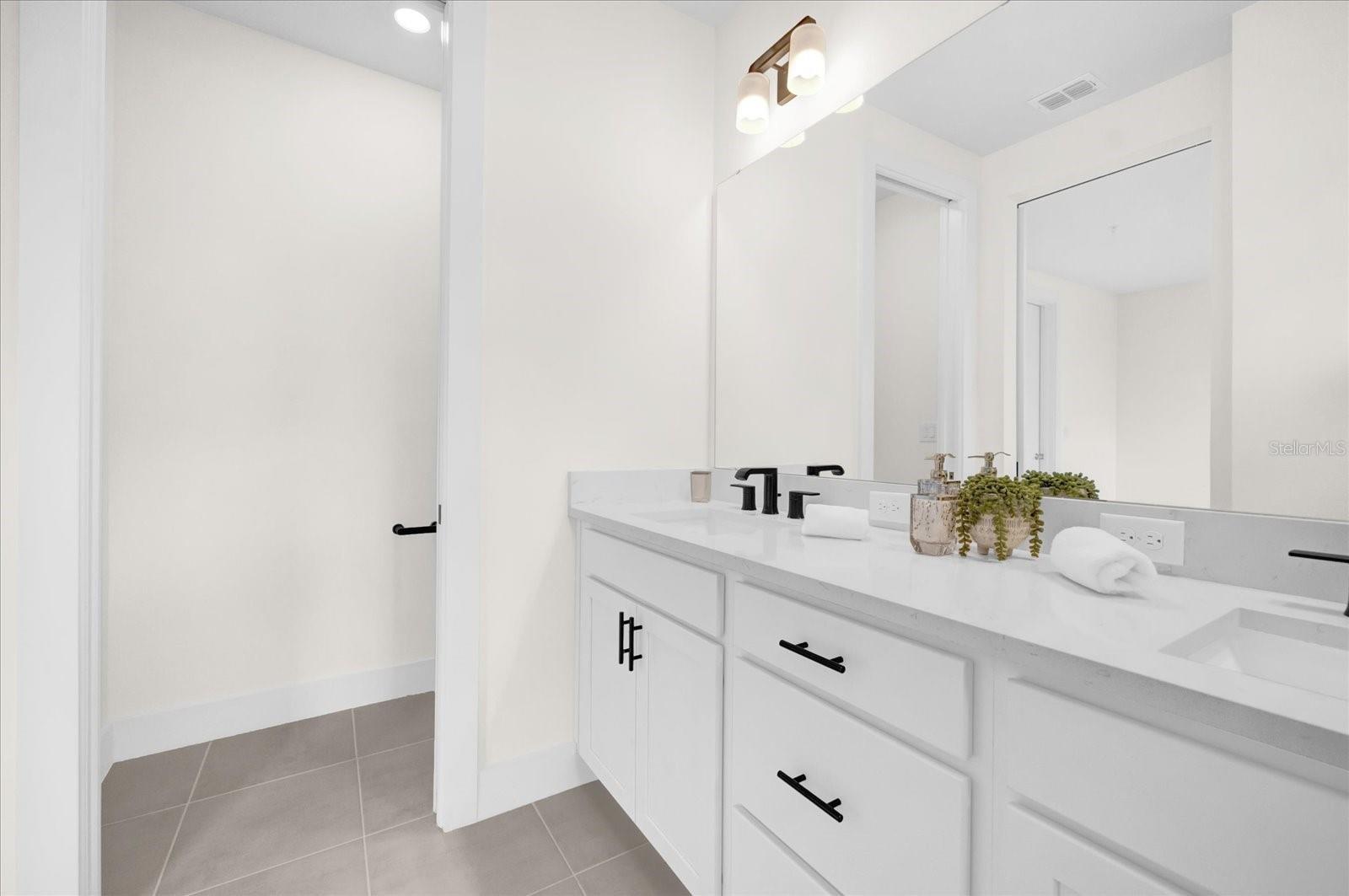 879 City Walk Ln Property Photo 27