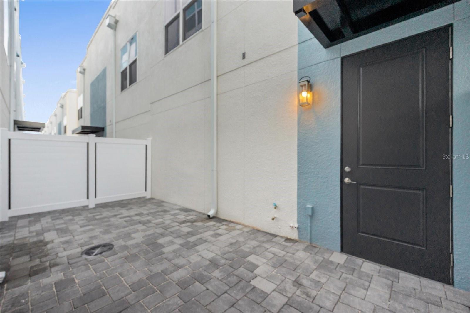 879 City Walk Ln Property Photo 28