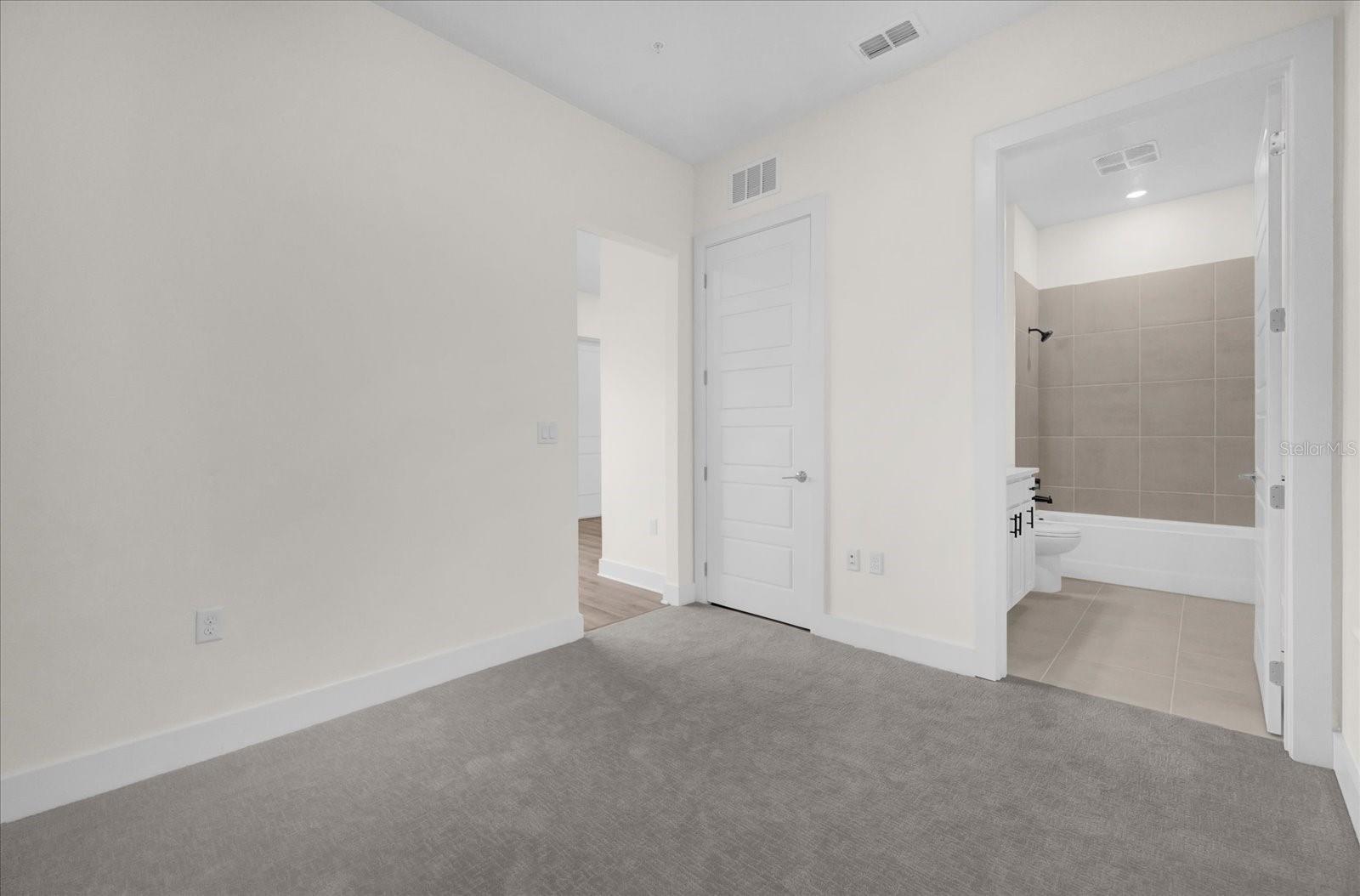 879 City Walk Ln Property Photo 38