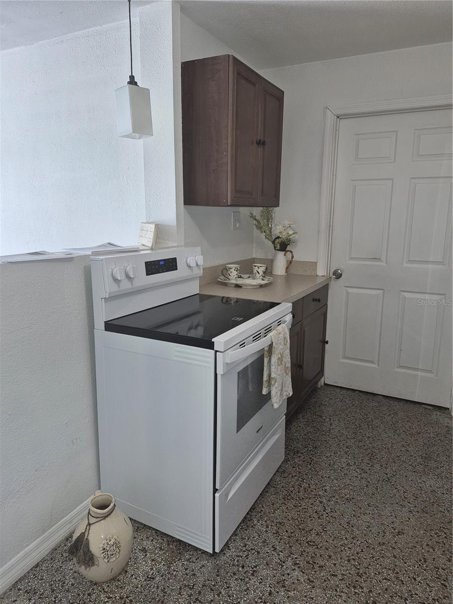 2103 Mantilla Ave Property Photo 12