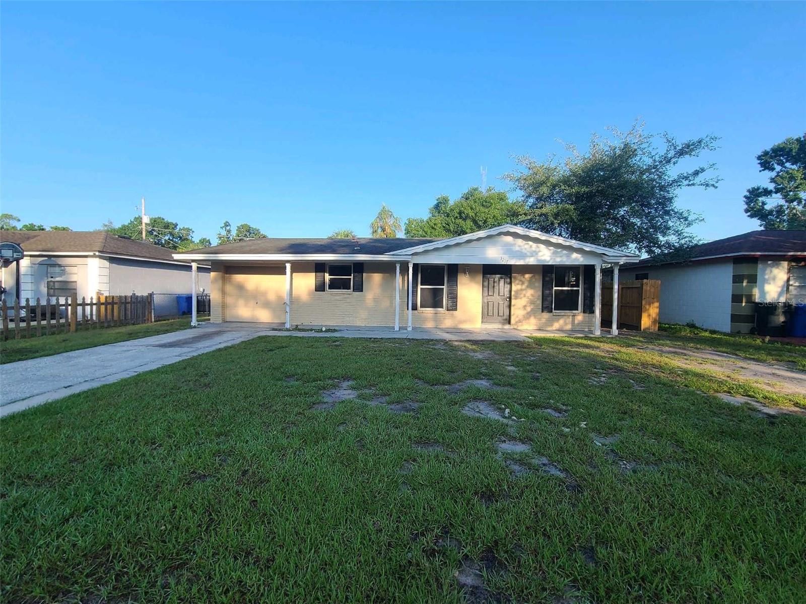 3217 Deerfield Dr Property Photo 1