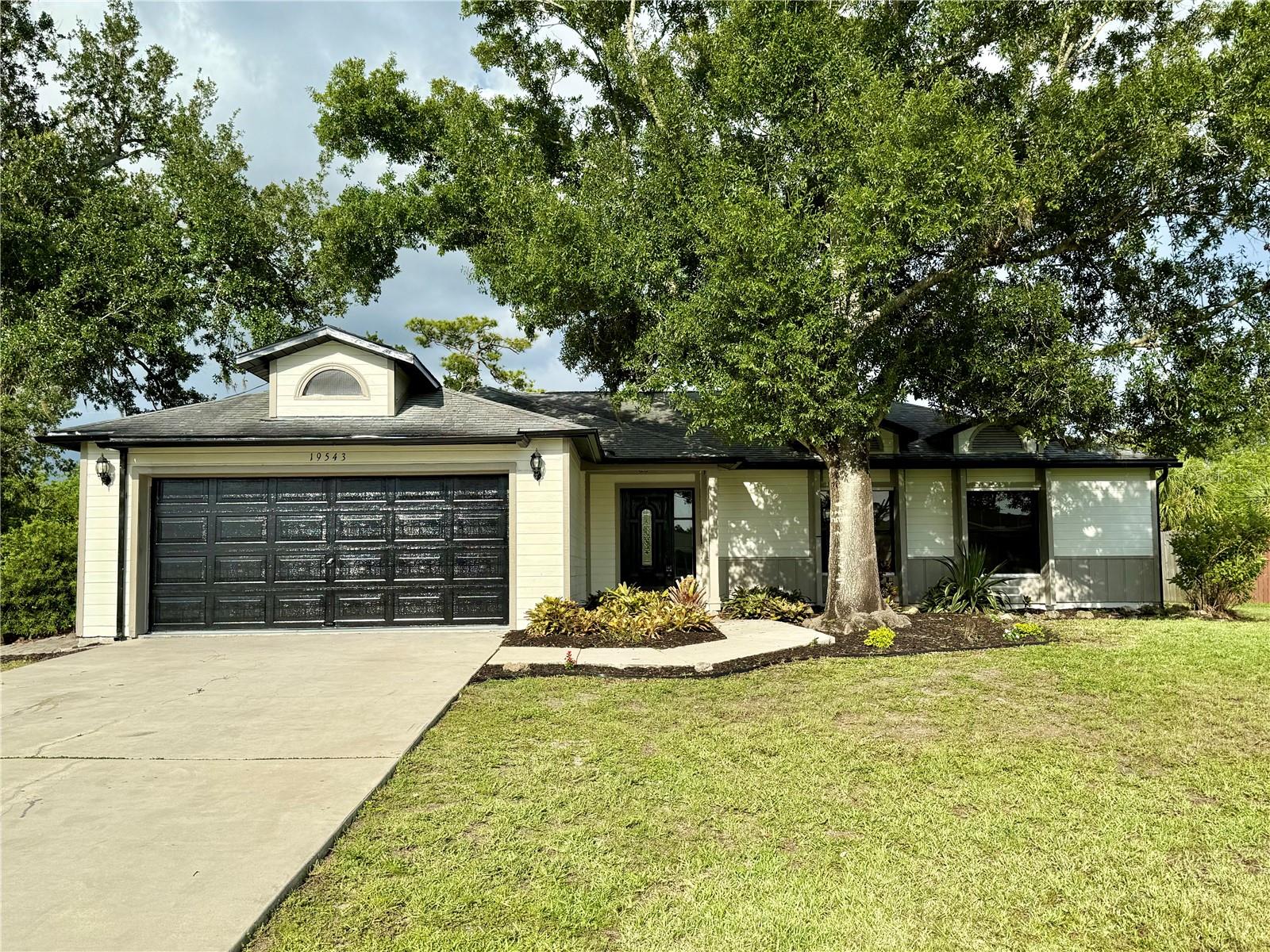 19543 Midway Blvd Property Photo 1