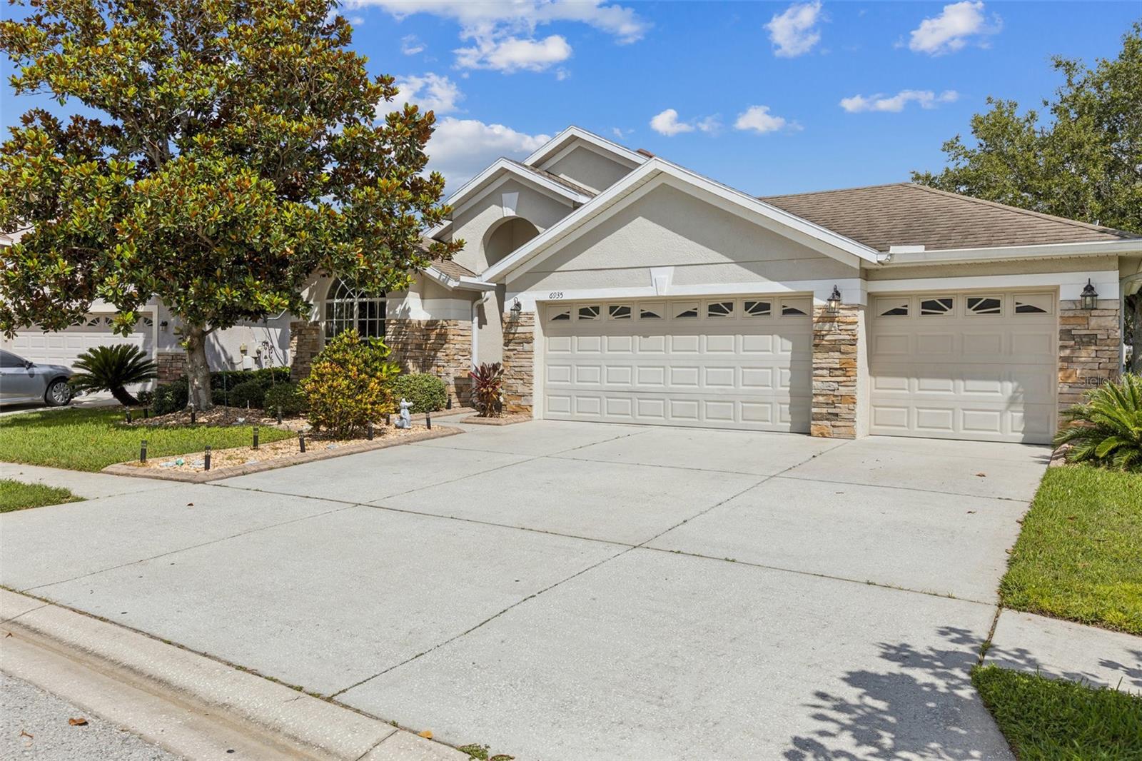 6935 Runner Oak Dr Property Photo 1