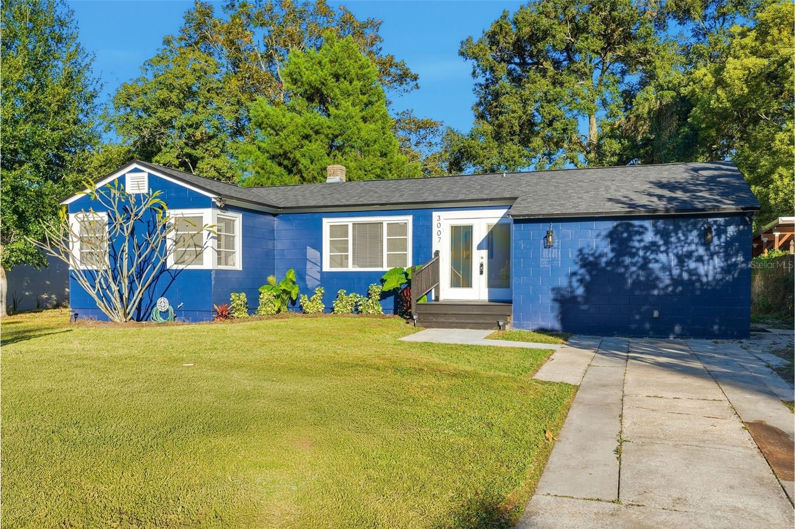 3007 Knollwood Cir Property Photo 3