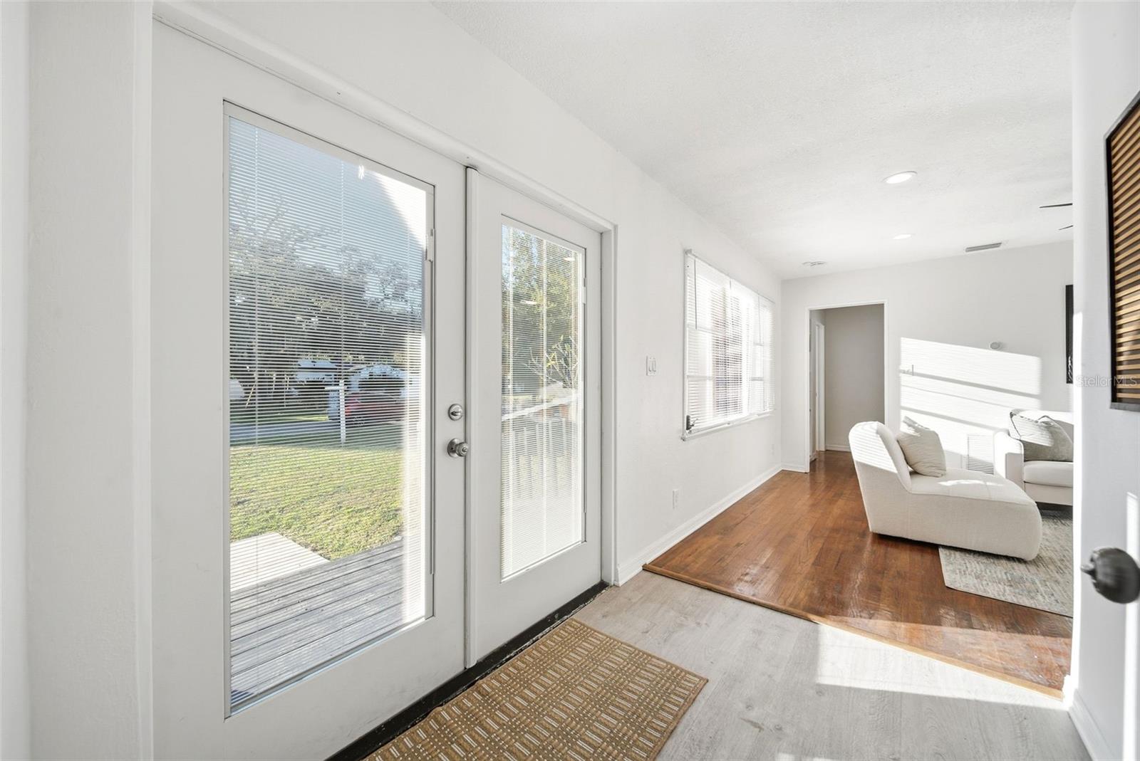 3007 Knollwood Cir Property Photo 4
