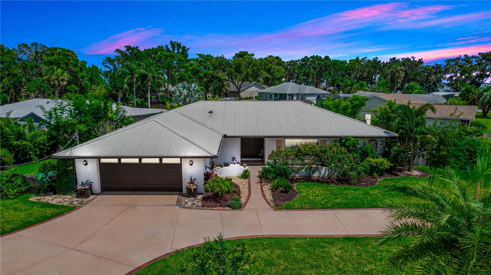 225 TEMPLE CIR