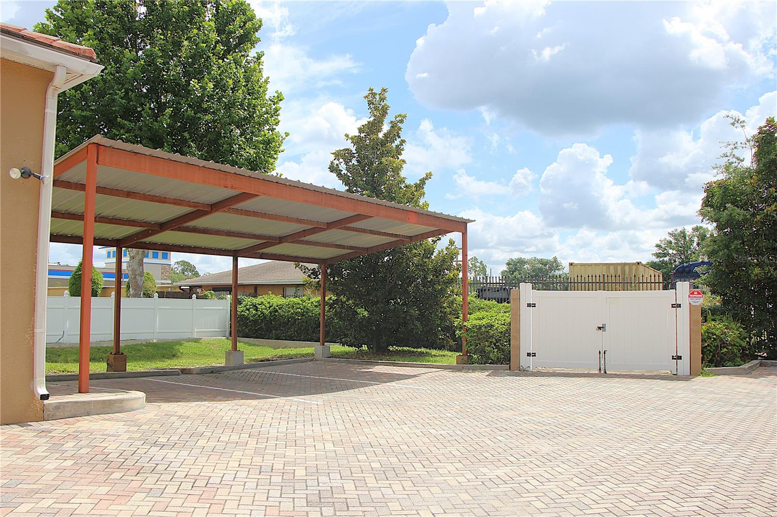 6143 S Orange Blossom Trl Property Photo 3