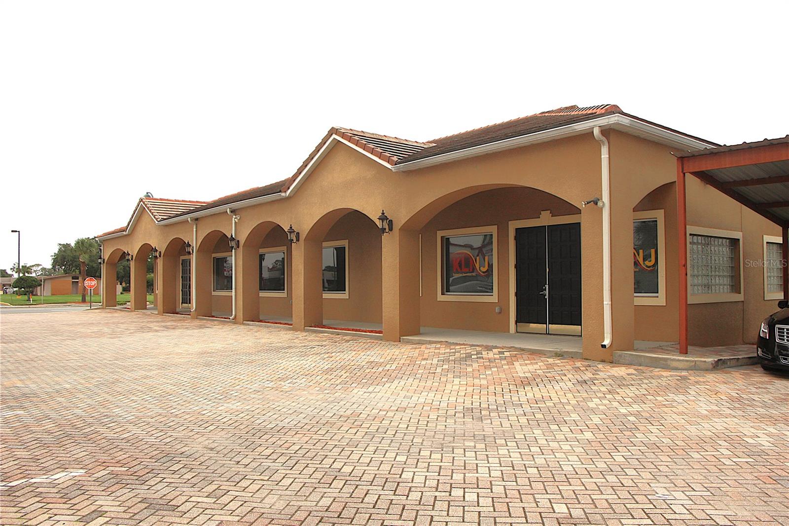 6143 S Orange Blossom Trl Property Photo 5