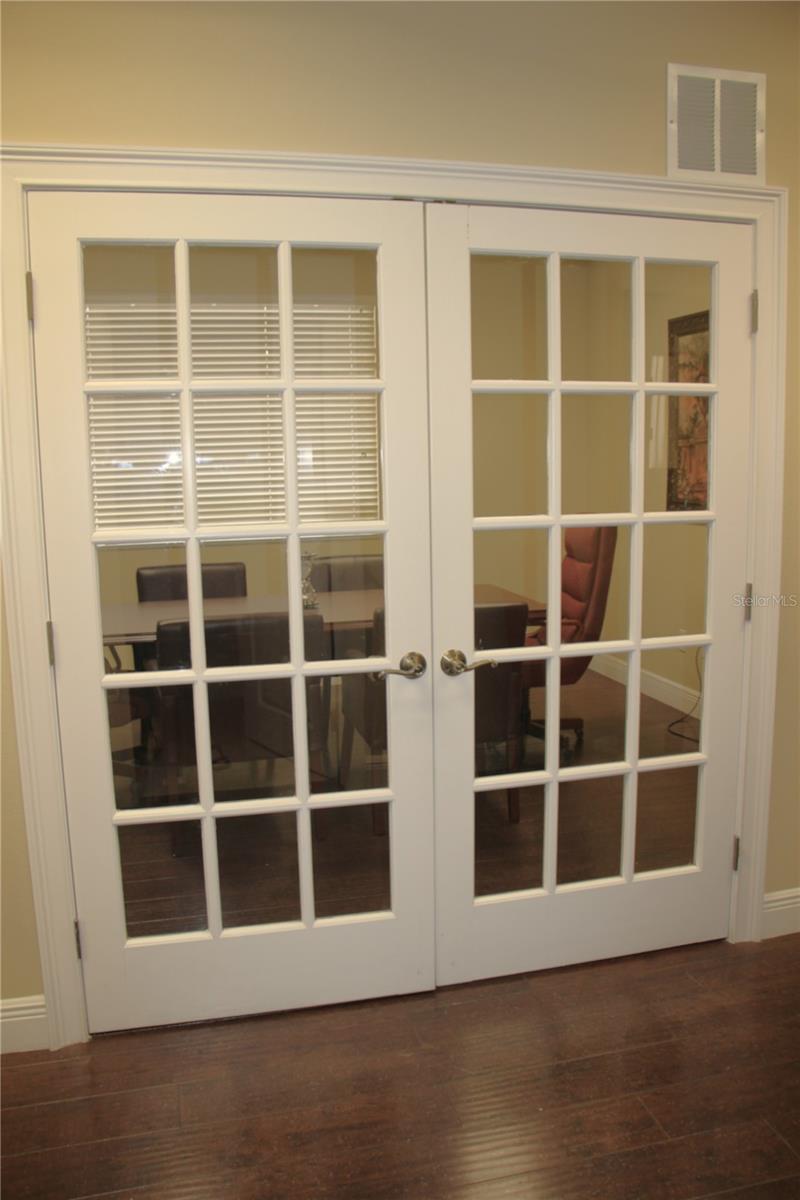 6143 S Orange Blossom Trl Property Photo 9