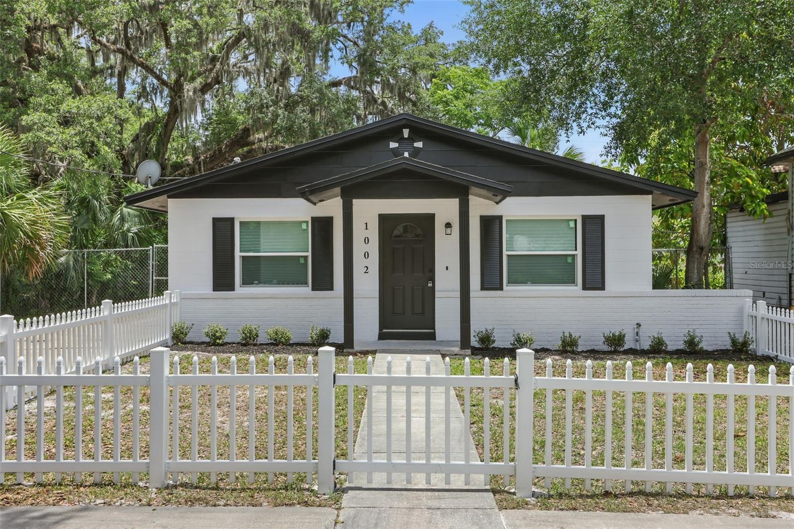 1002 Cypress Ave Property Photo 1