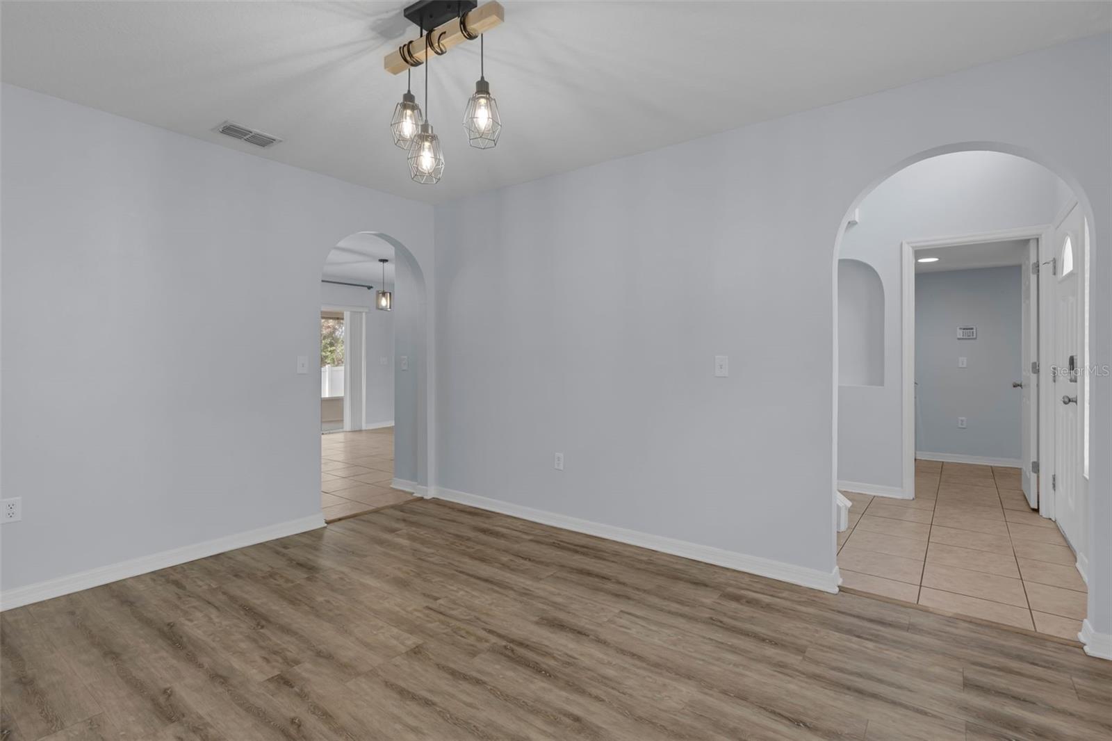 2255 Tealwood Cir Property Photo 9