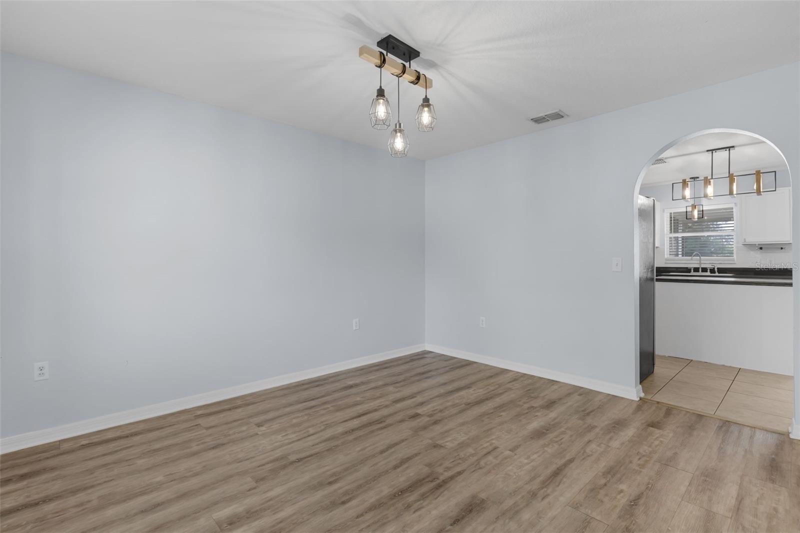 2255 Tealwood Cir Property Photo 11