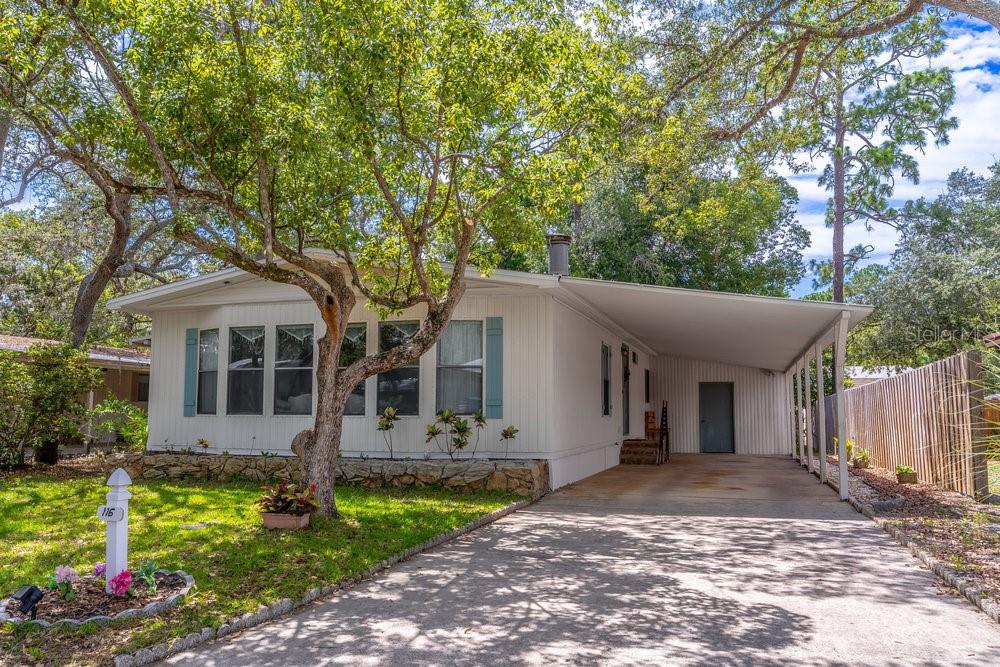 116 E Plantation Blvd Property Photo 1