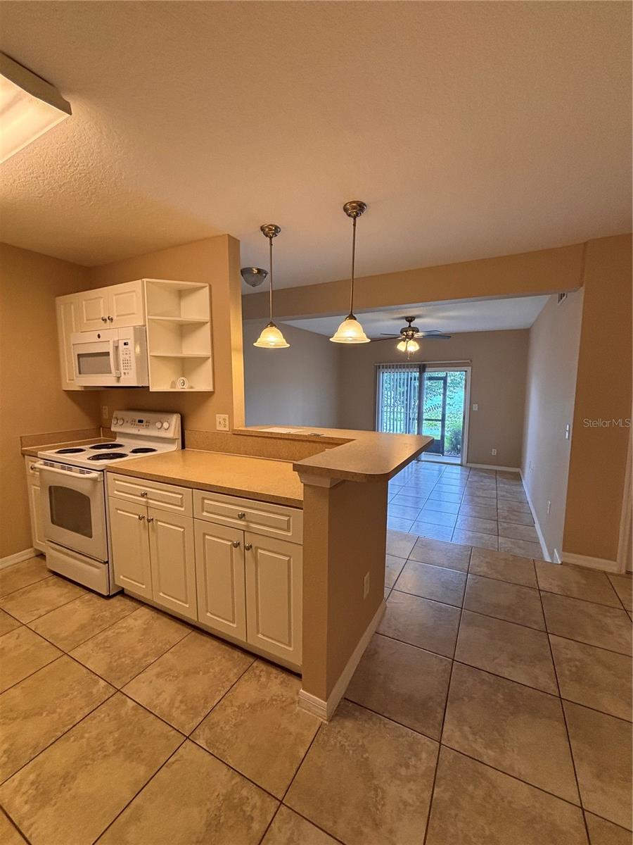 145 N Pearl Lake Cswy #104 Property Photo 1