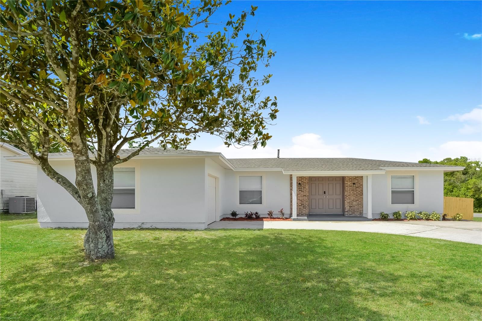 2801 Fern Ln Property Photo 1