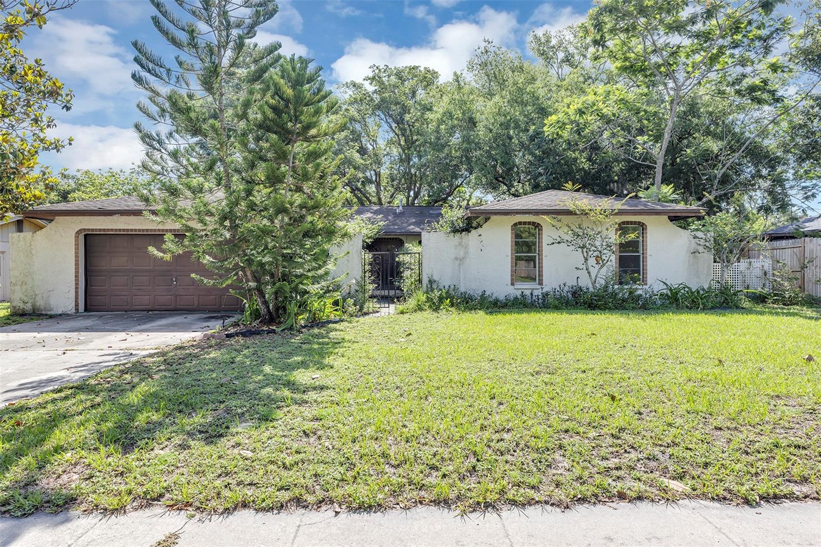 380 Violet Dell Dr Property Photo 1