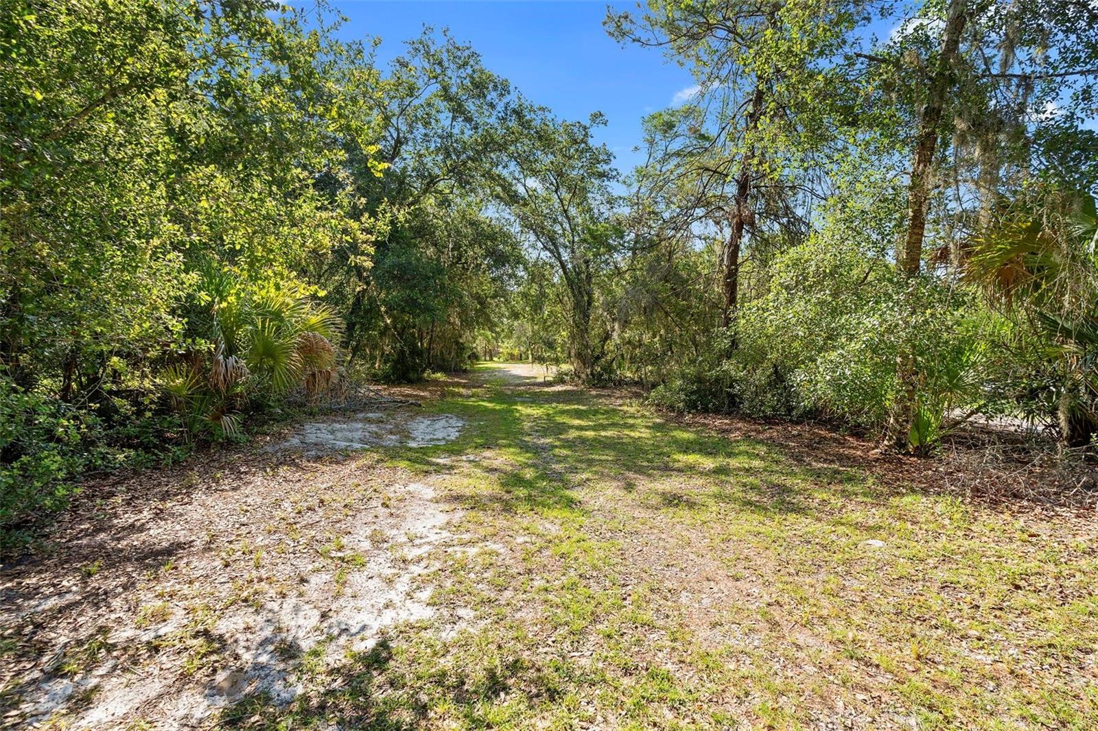 1835 S Glencoe Rd Property Photo 2