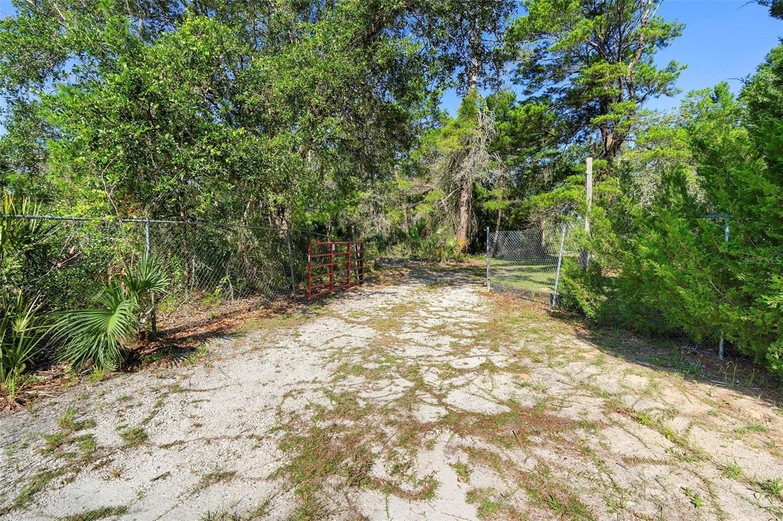 1835 S Glencoe Rd Property Photo 9