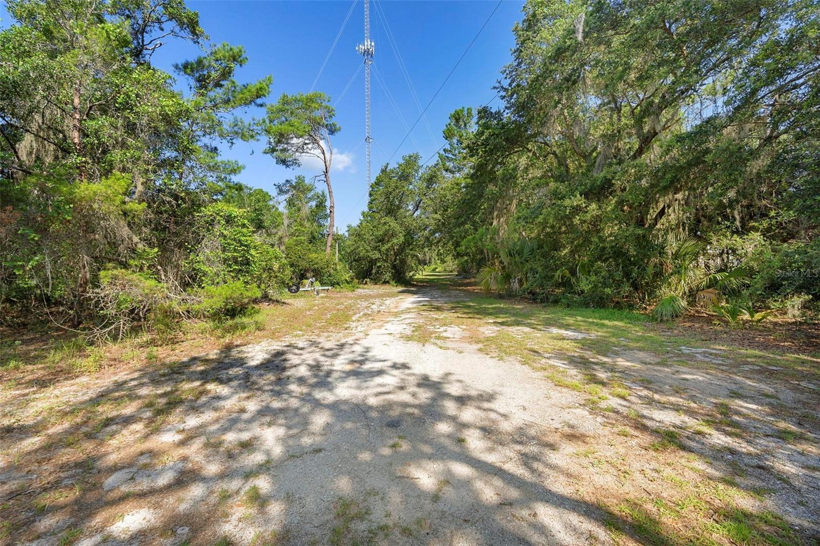 1835 S Glencoe Rd Property Photo 13