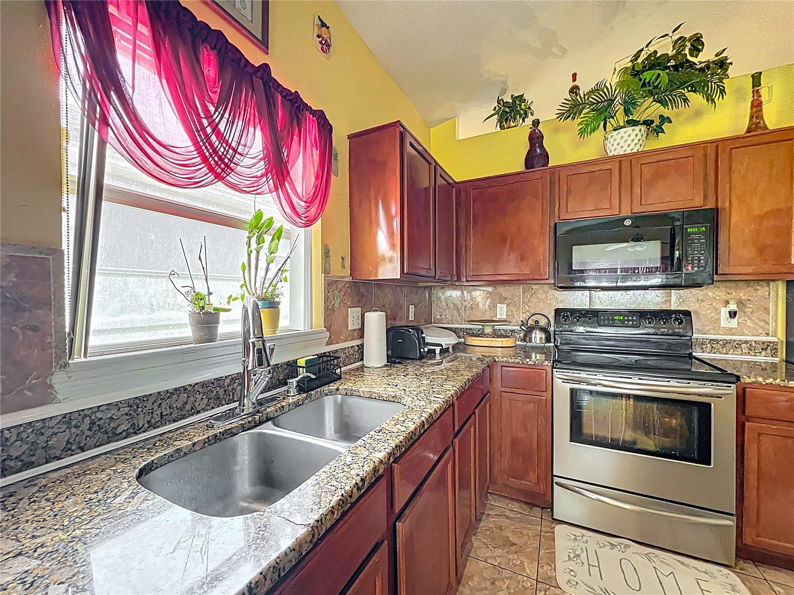 7939 Riffle Ln Property Photo 10