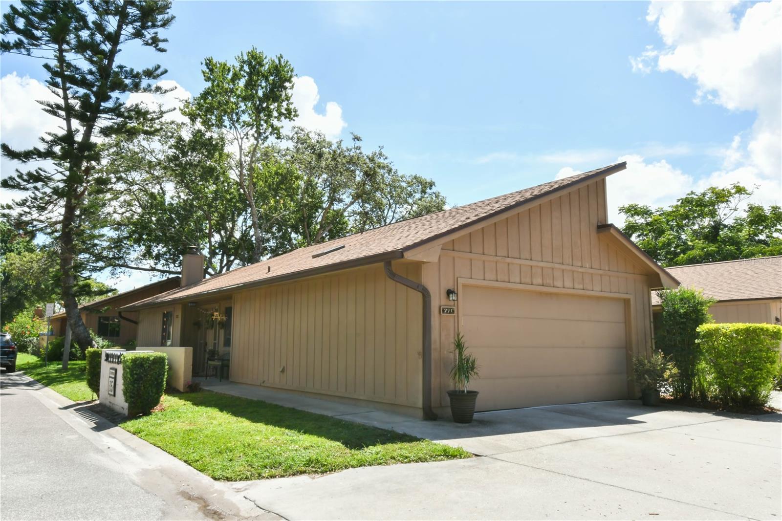 271 Raintree Dr Property Photo 1
