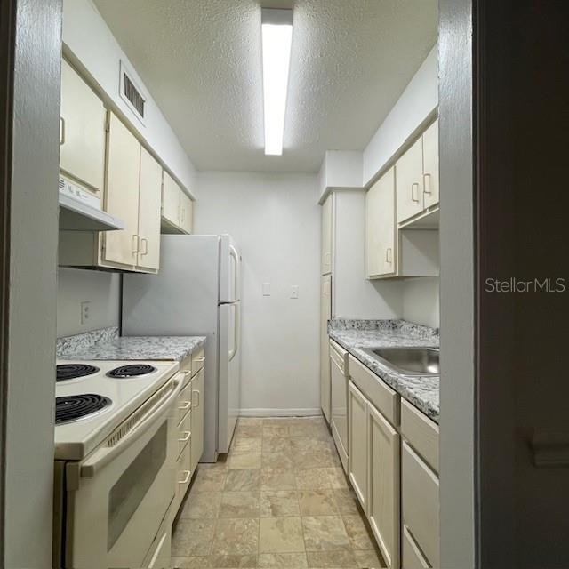 415 Wymore Rd #101 Property Photo 2
