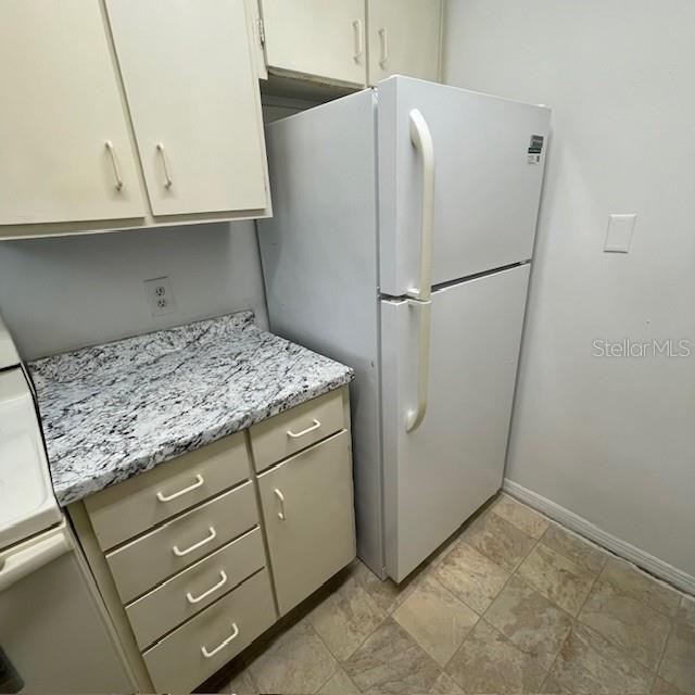 415 Wymore Rd #101 Property Photo 4