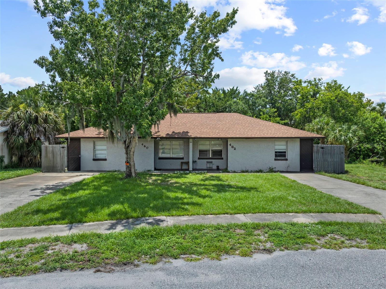 460/462 Country Lane Dr Property Photo 1