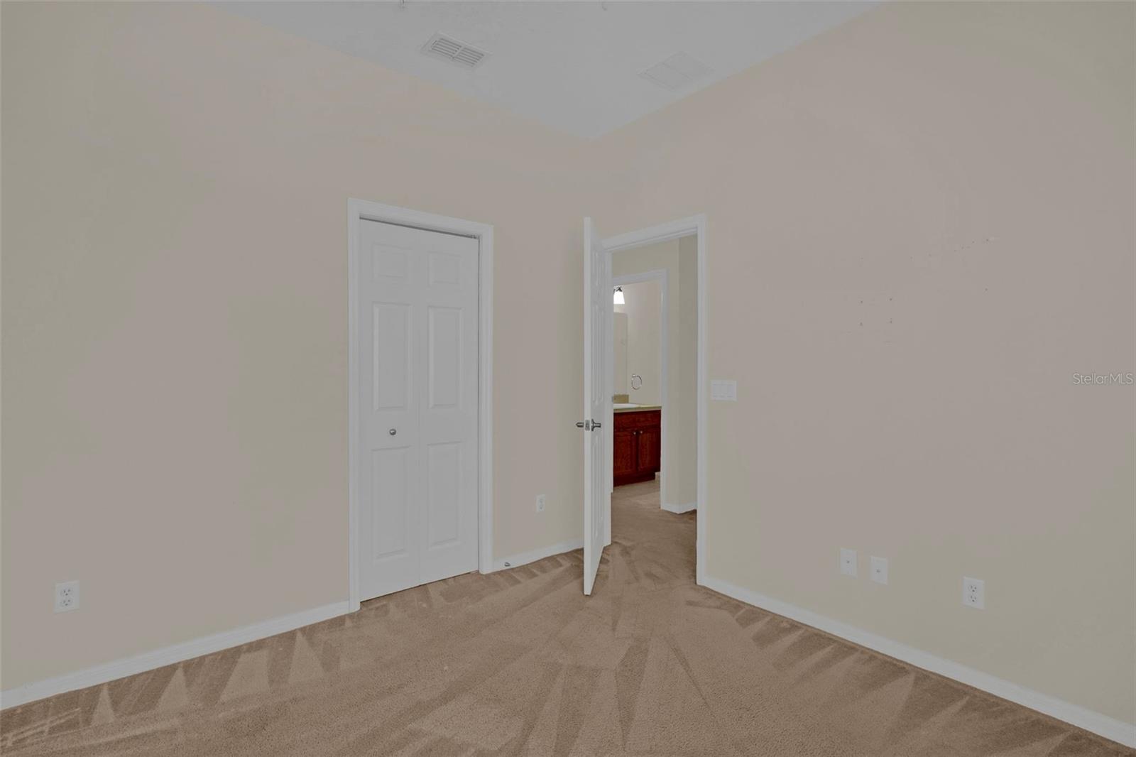 2820 Oakwater Dr #2820 Property Photo 19
