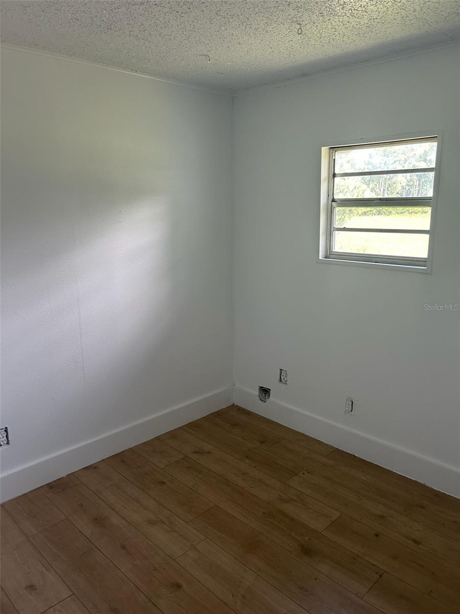 1059 S Moody Rd Property Photo 11