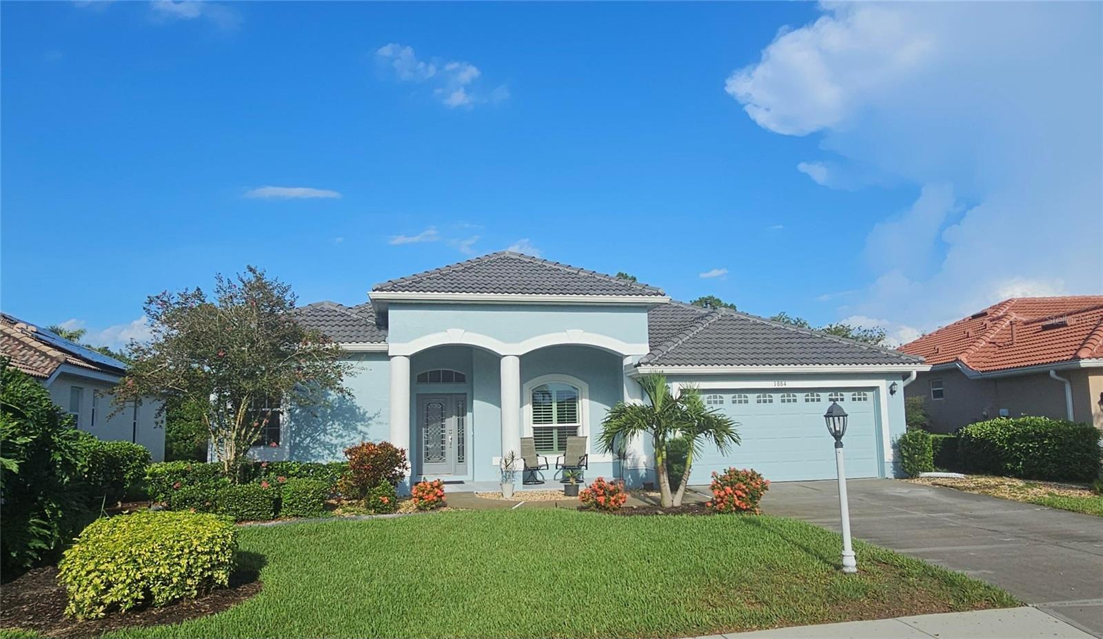 1884 Coconut Palm Cir Property Photo 1