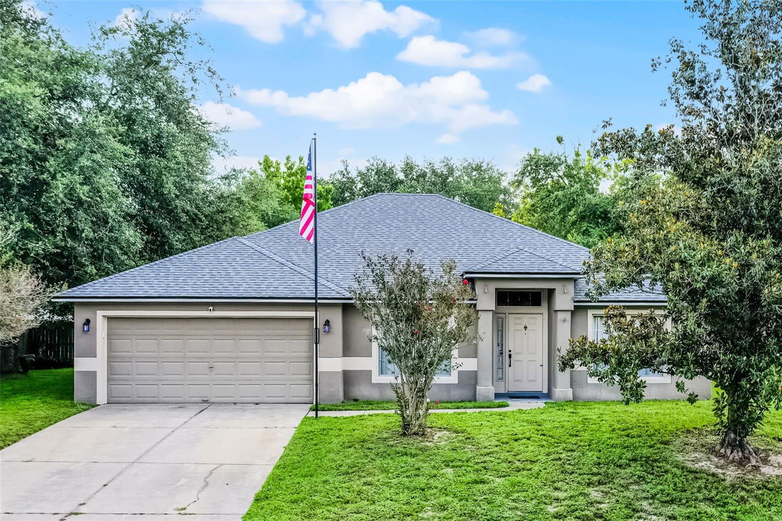 1113 Canopy Oaks Dr Property Photo 1