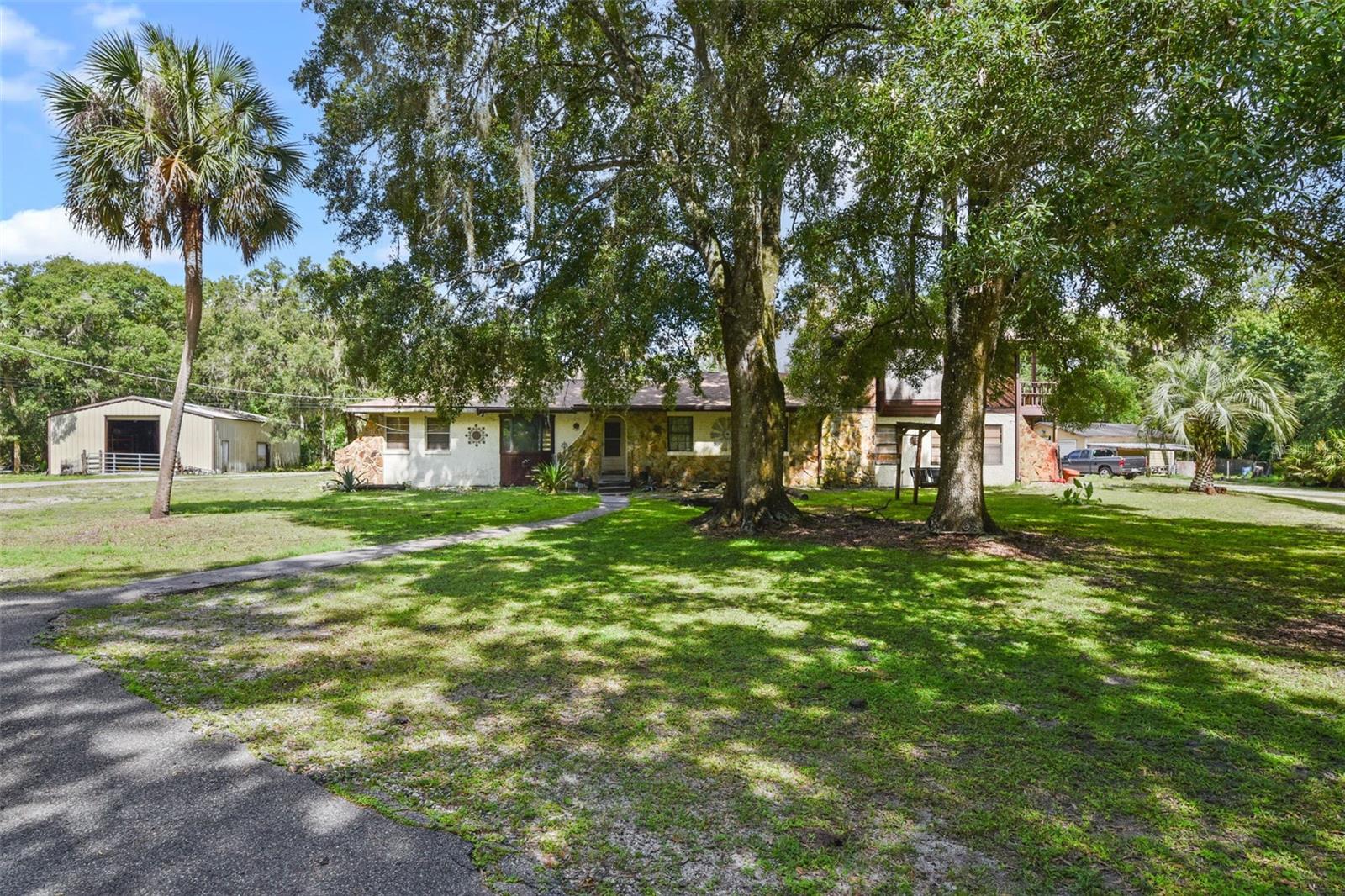 546 Winona Dr Property Photo 1