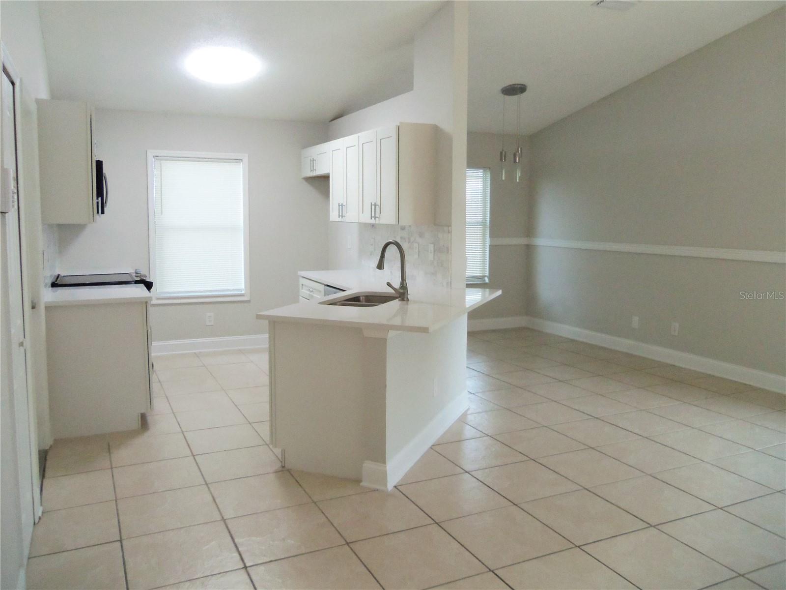 1021 Golfside Ct Property Photo 17