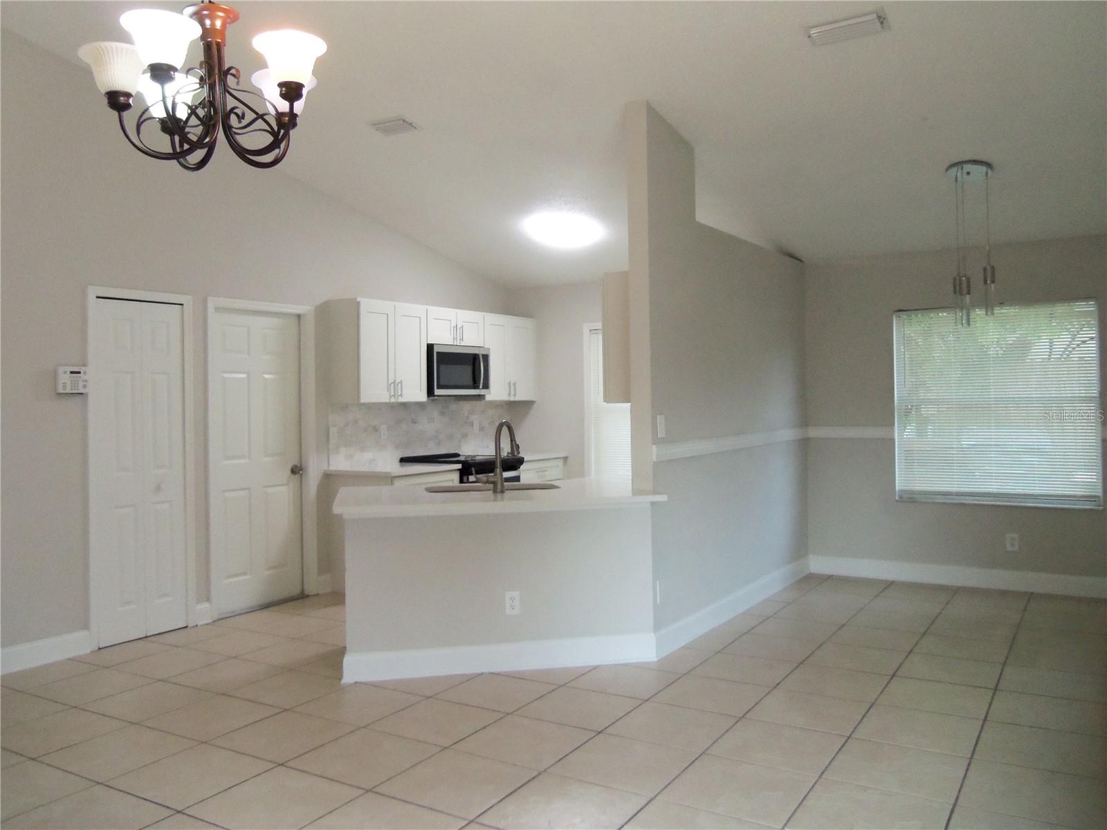 1021 Golfside Ct Property Photo 18