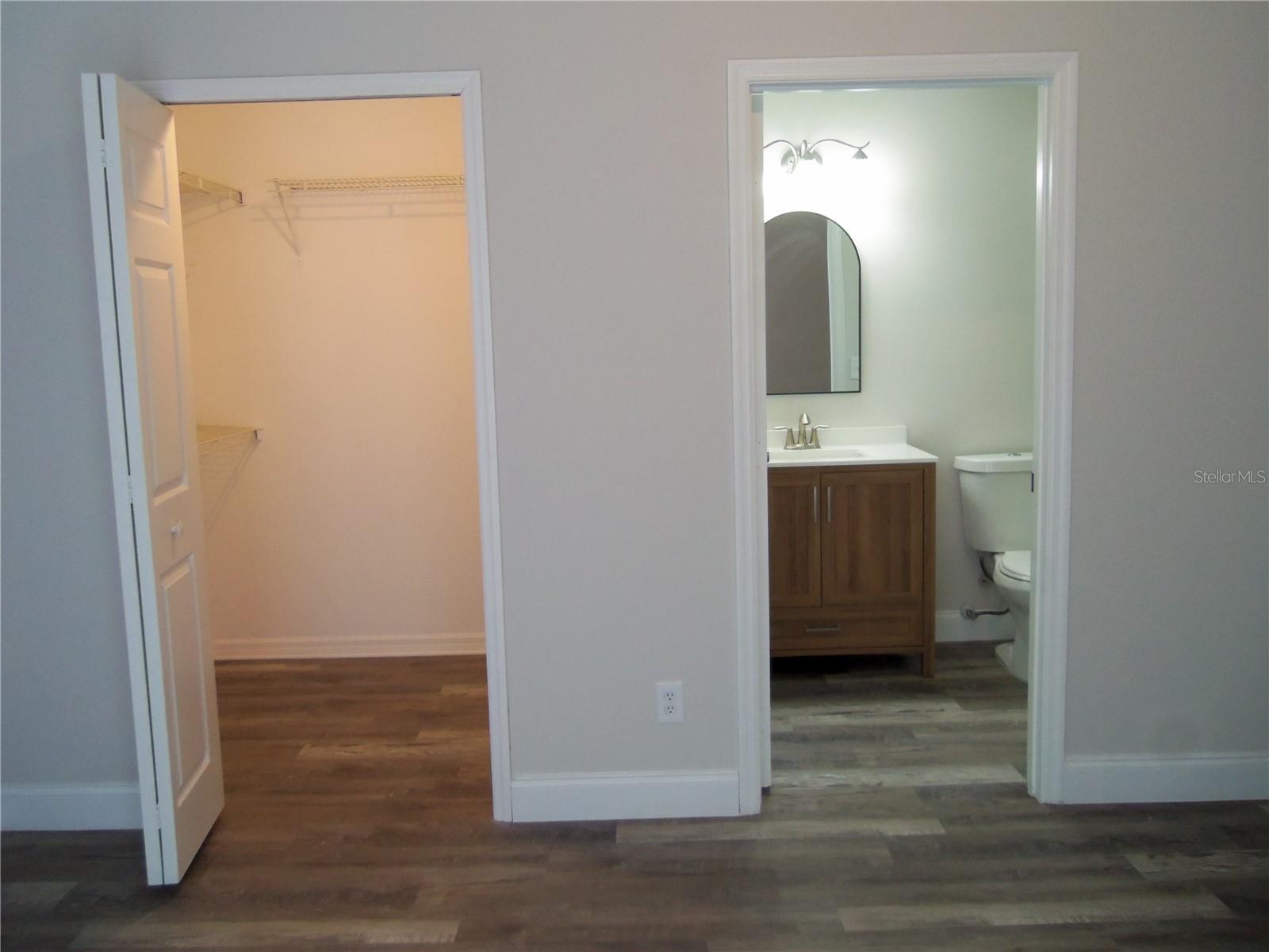 1021 Golfside Ct Property Photo 21