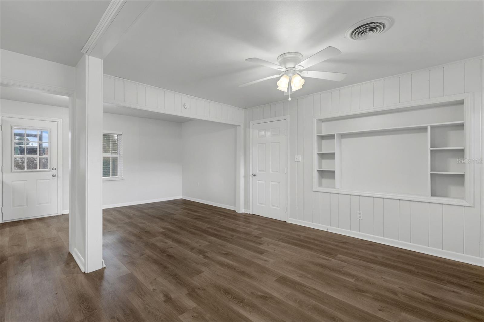 203 E Lakeview Ave Property Photo 4